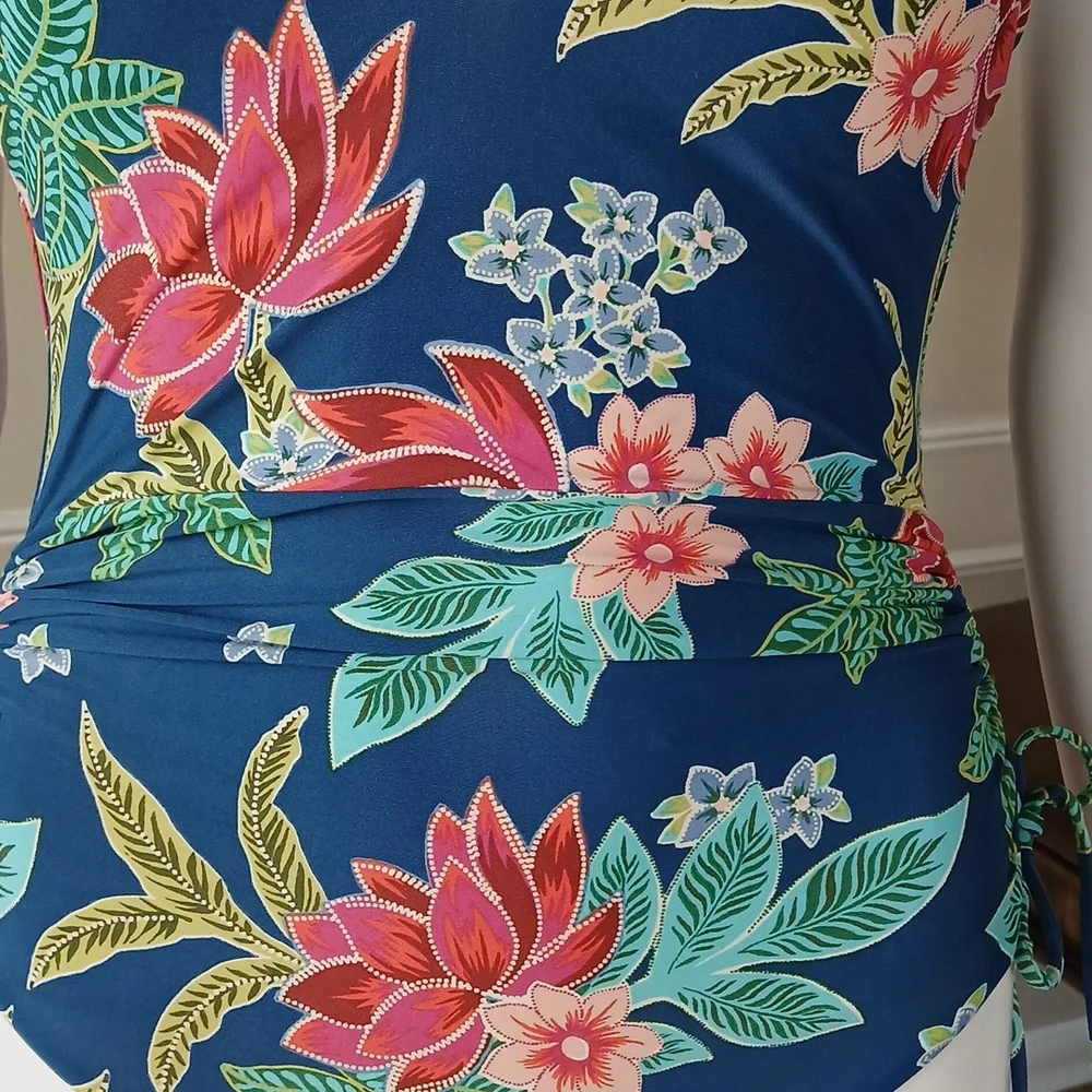 Women's Atlantic Tropical Floral Blue One-piece Swimsuit. Size M - Picture 15 of 17